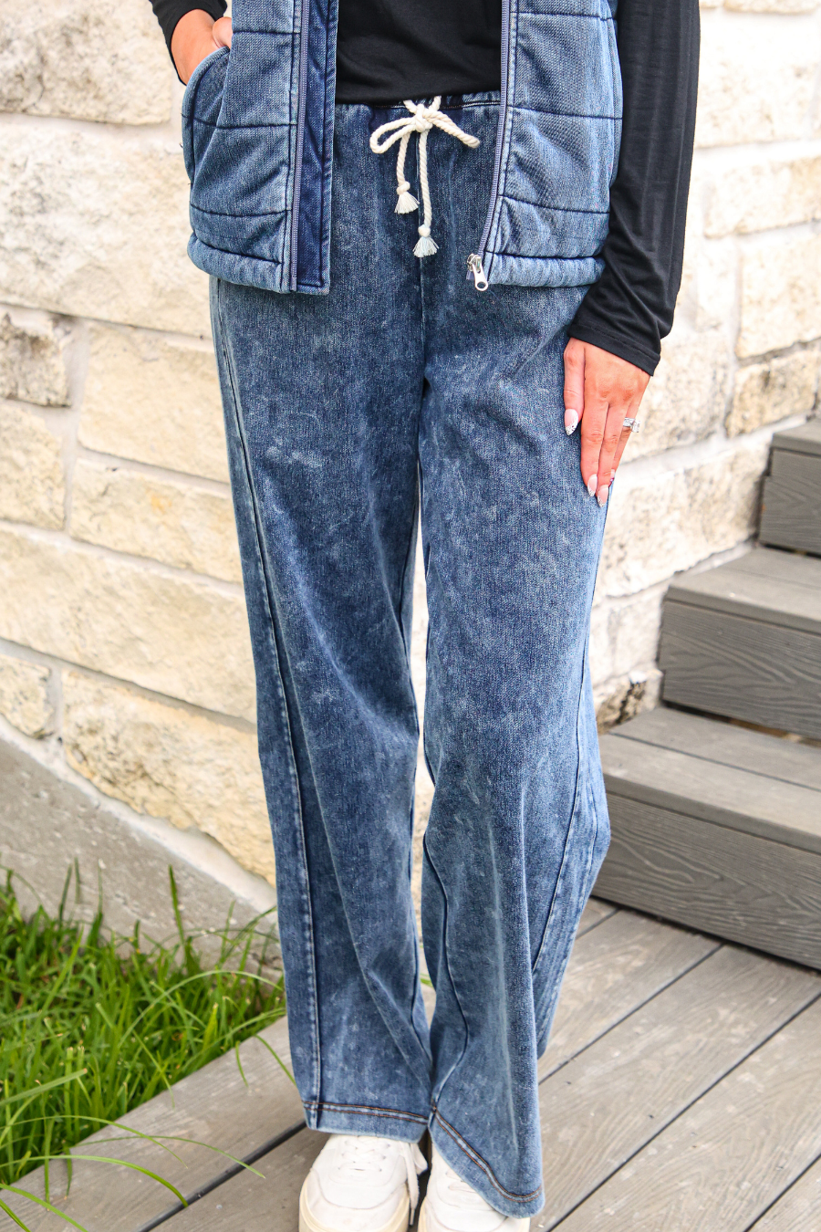 Refined Denim Wide Leg Pants - Light Wash