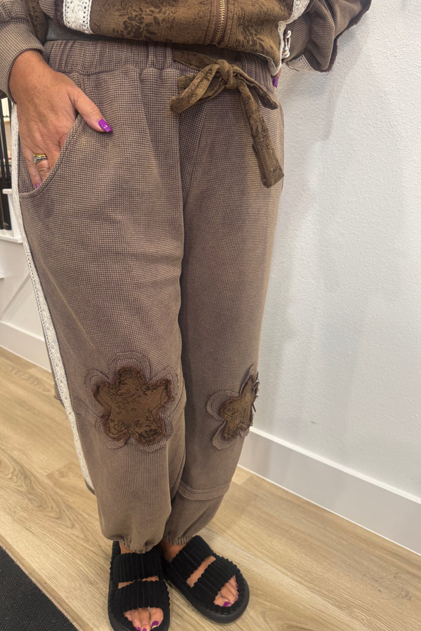 Floral Patch Detail Knit Pants
