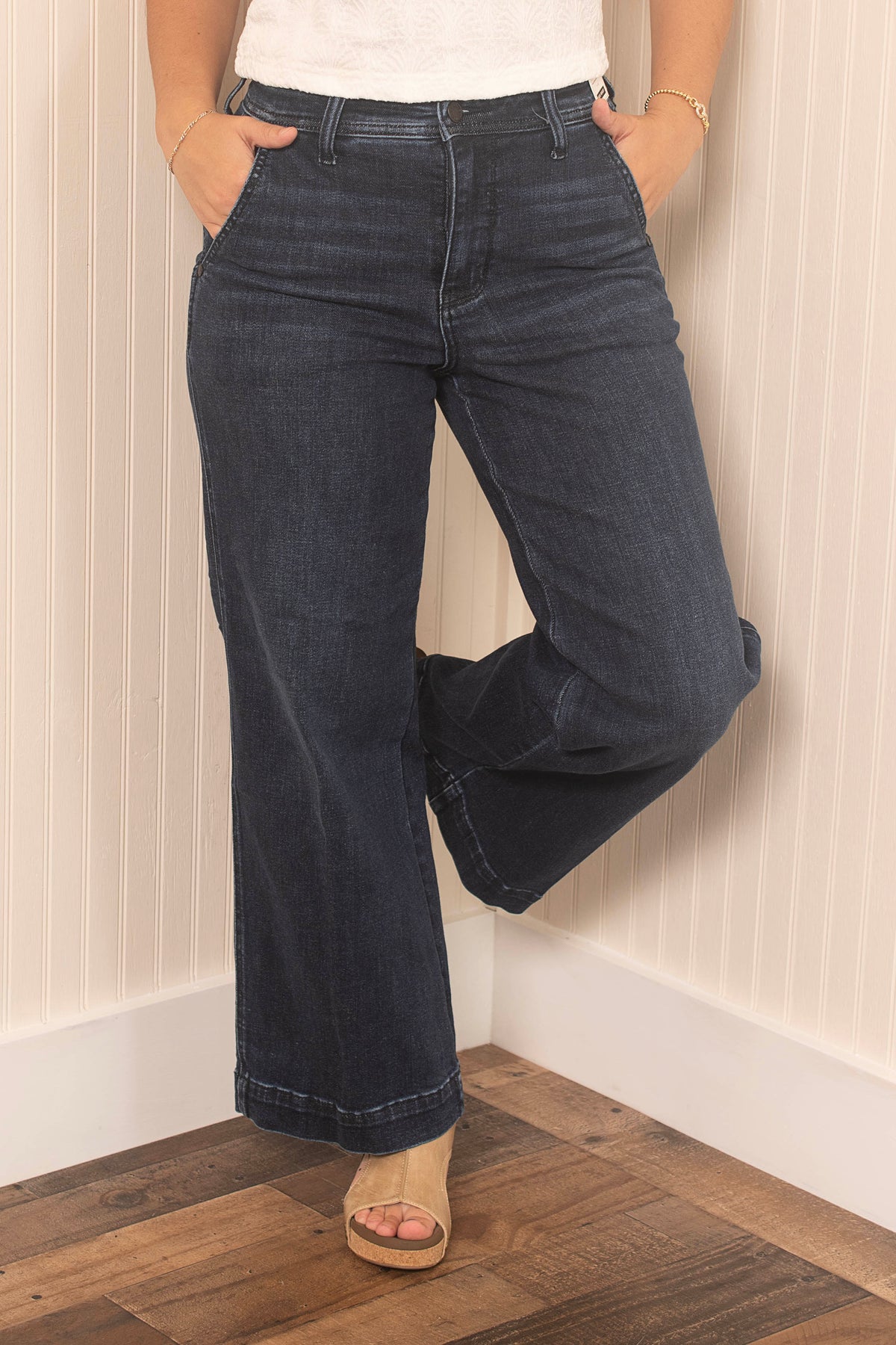 City Stroll Ankle Wide Jeans