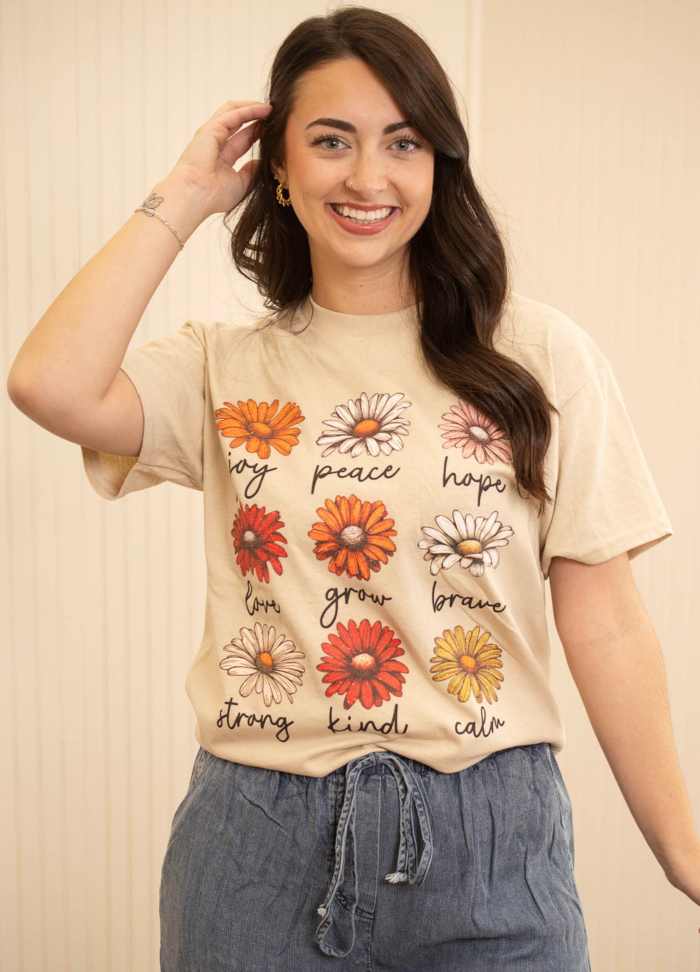 Encourage Yourself Daisy Affirmation Top - Sand