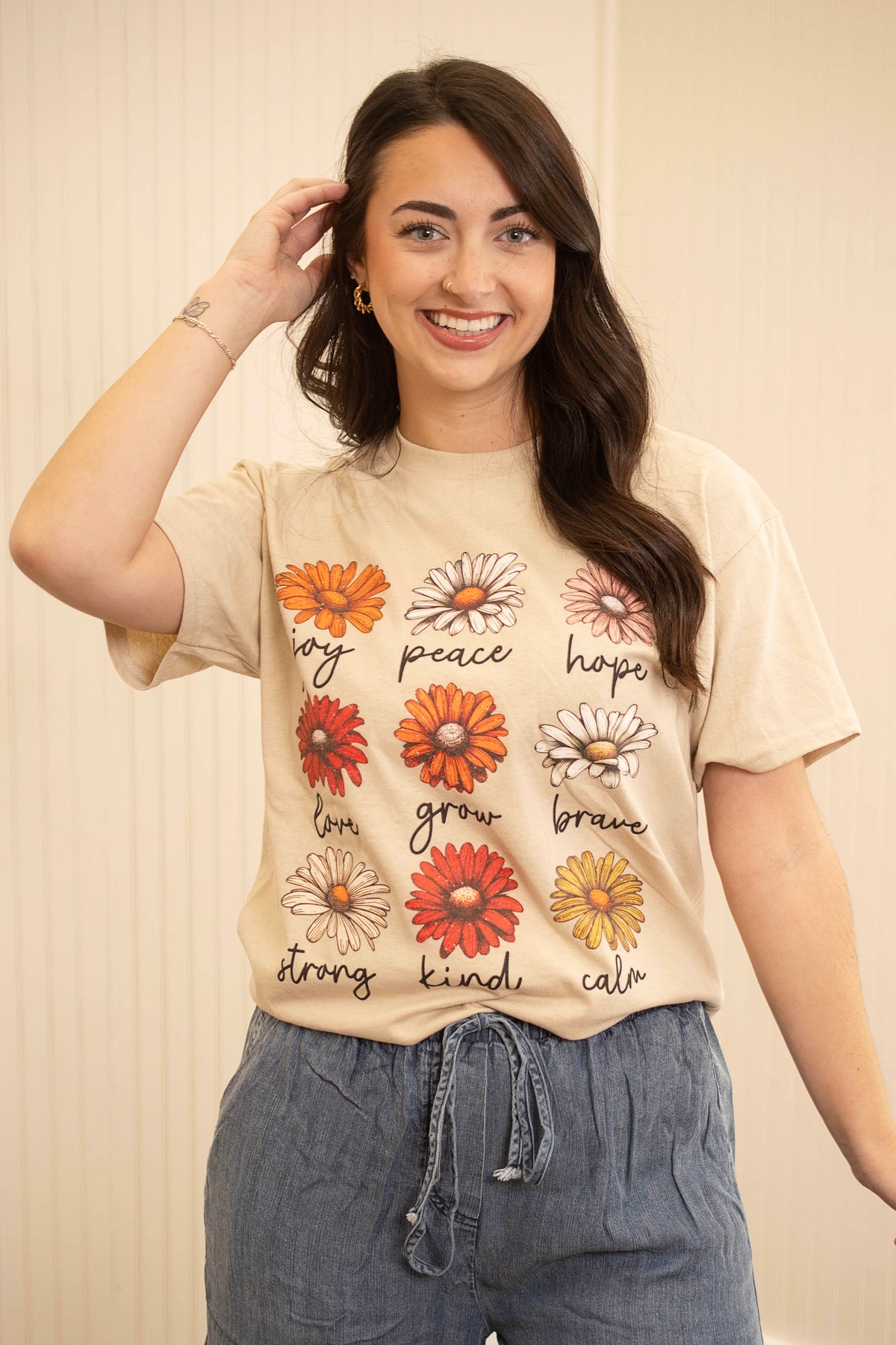 Encourage Yourself Daisy Affirmation Top - Sand