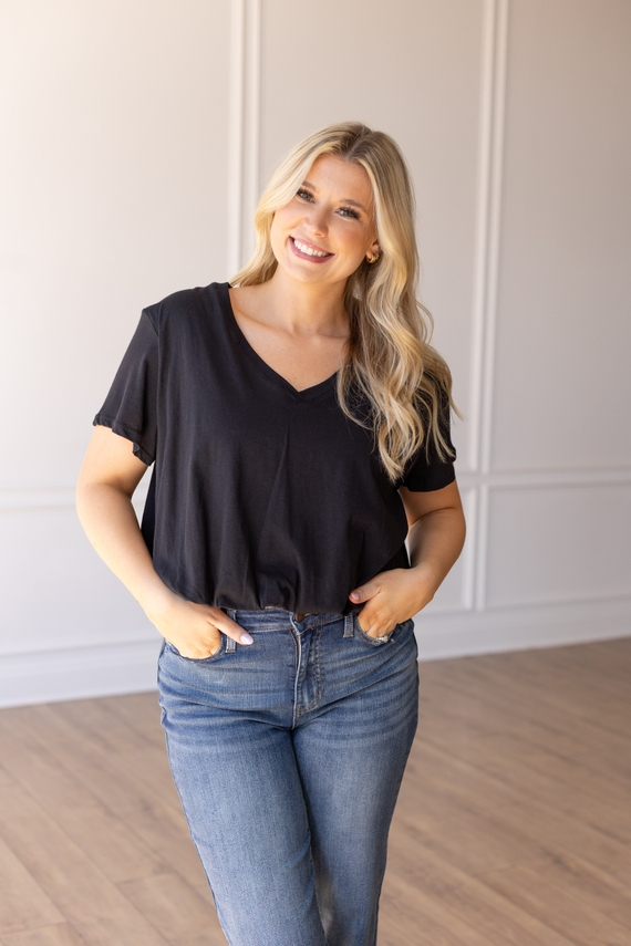 V-Neck Bubble Tee in Black