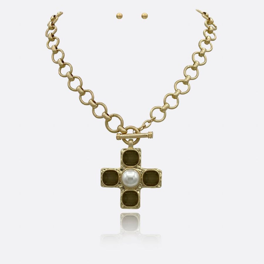 Statement Cross W Toggle Necklace