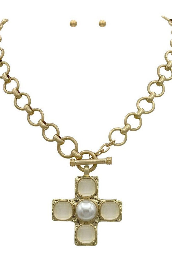 Statement Cross W Toggle Necklace