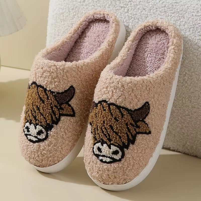 Highland Cow Slippers in Cream